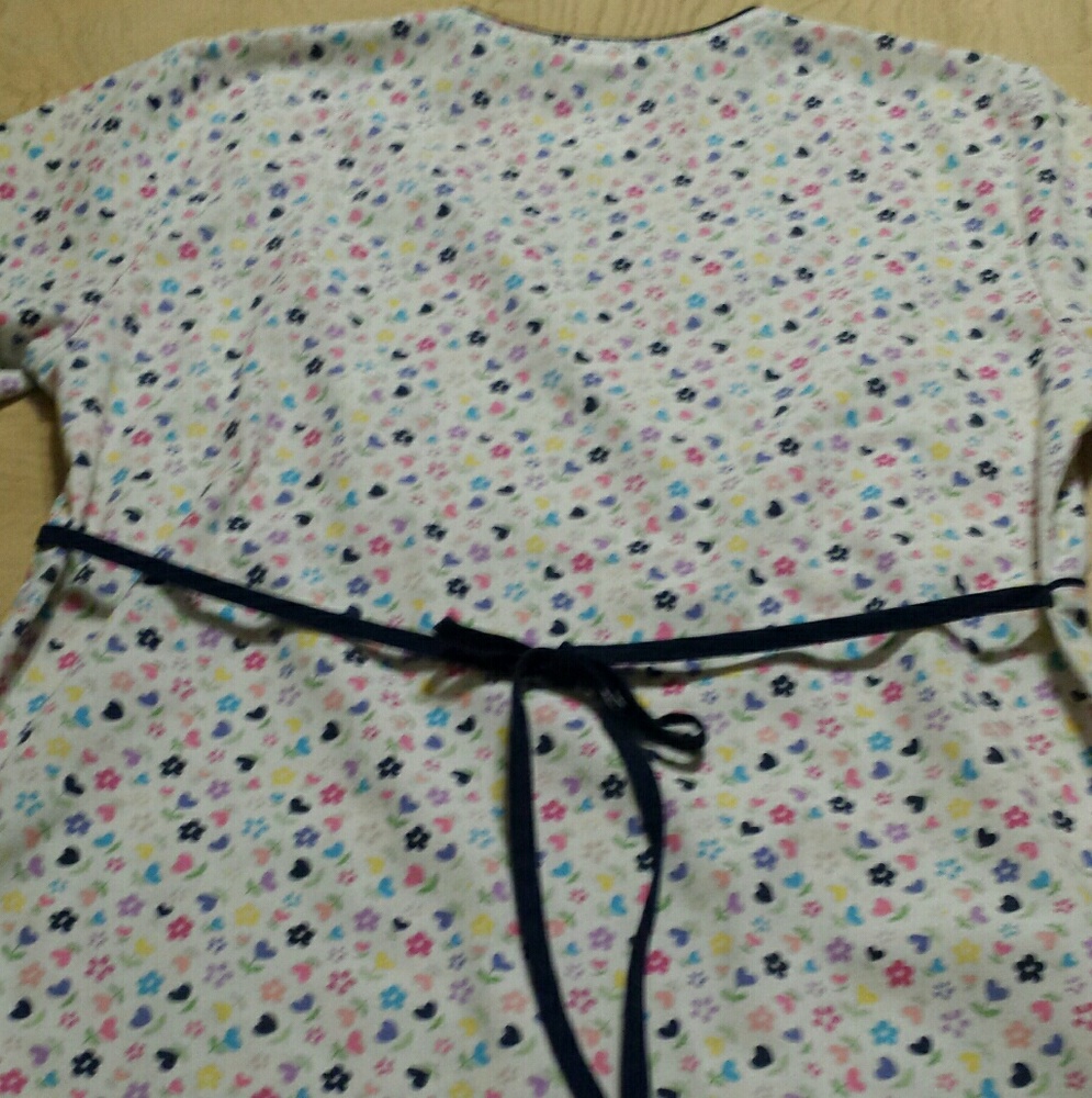 ***Scrub Top*** - Picture 3 of 4